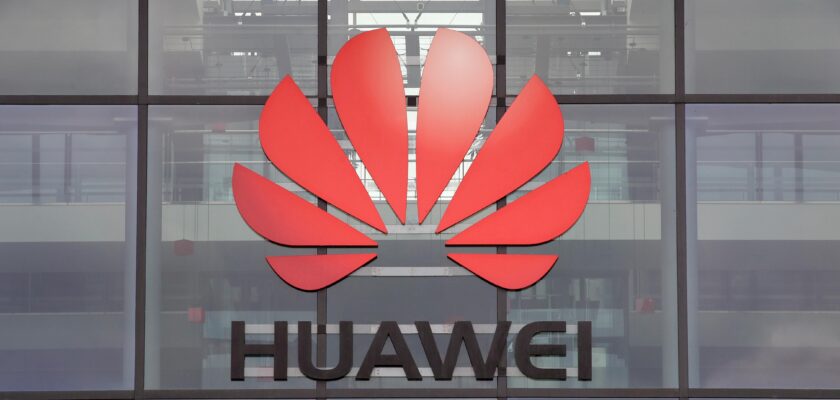Администрация Байдена добавляет новые ограничения на поставщиков Huawei