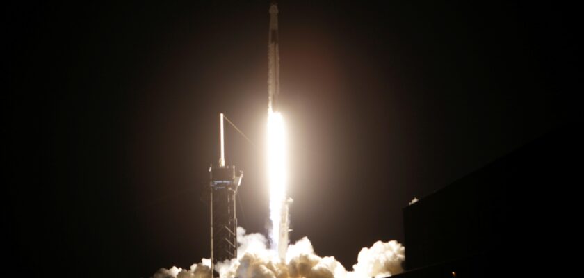 Старт следующего экипажа Международной космической станции NASA-SpaceX перенесен на 22 апреля
