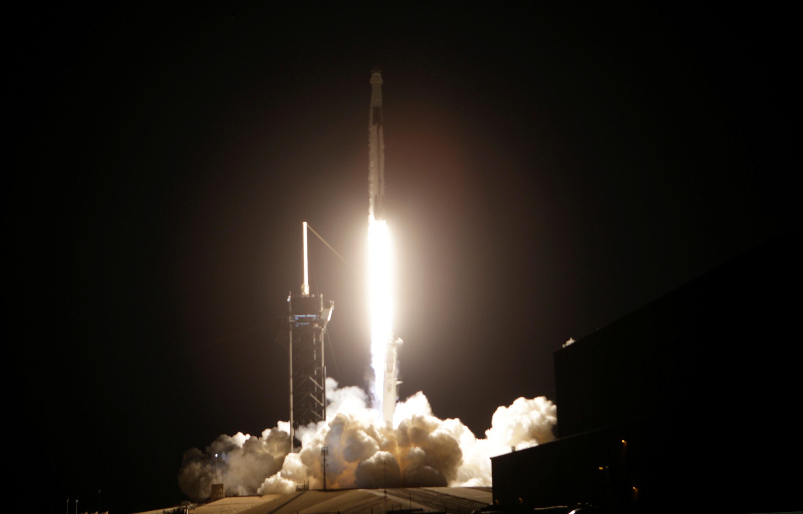 Falcon 9 с МКС. Астрономы SPACEX. RX 9 ракета. Dart NASA сборка. Ракета мкс